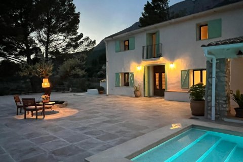 Villa for sale in Sella, Alicante, Spain 3 bedrooms, 354 sq.m. No. 167653 - photo 8