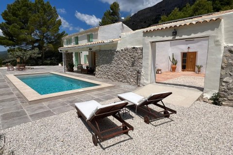 Villa for sale in Sella, Alicante, Spain 3 bedrooms, 354 sq.m. No. 167653 - photo 16