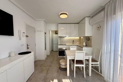 Penthouse for sale in Nueva Torrevieja, Alicante, Spain 1 bedroom, 68 sq.m. No. 182913 - photo 10