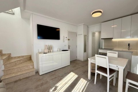 Penthouse for sale in Nueva Torrevieja, Alicante, Spain 1 bedroom, 68 sq.m. No. 182913 - photo 8
