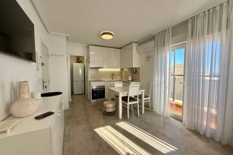 Penthouse for sale in Nueva Torrevieja, Alicante, Spain 1 bedroom, 68 sq.m. No. 182913 - photo 2