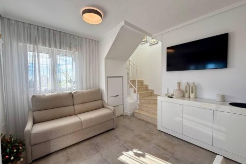 Penthouse for sale in Nueva Torrevieja, Alicante, Spain 1 bedroom, 68 sq.m. No. 182913 - photo 13