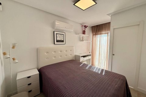 Penthouse for sale in Nueva Torrevieja, Alicante, Spain 1 bedroom, 68 sq.m. No. 182913 - photo 27