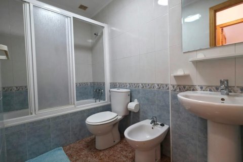 Bungalow for sale in Torrevieja, Alicante, Spain 2 bedrooms, 62 sq.m. No. 182910 - photo 17