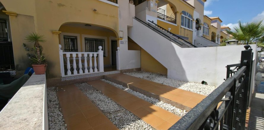 Bungalow in Torrevieja, Alicante, Spain 2 bedrooms, 62 sq.m. No. 182910