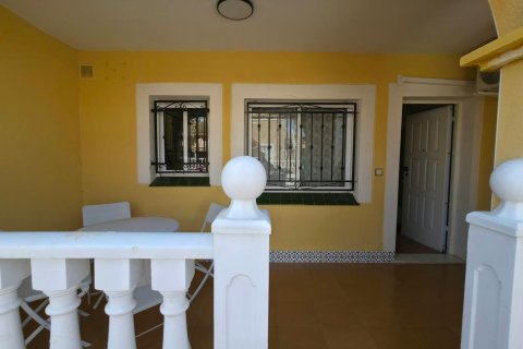 Bungalow for sale in Torrevieja, Alicante, Spain 2 bedrooms, 62 sq.m. No. 182910 - photo 4