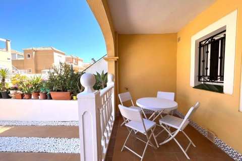 Bungalow for sale in Torrevieja, Alicante, Spain 2 bedrooms, 62 sq.m. No. 182910 - photo 2