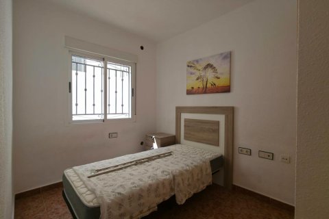 Bungalow for sale in Torrevieja, Alicante, Spain 2 bedrooms, 62 sq.m. No. 182910 - photo 15
