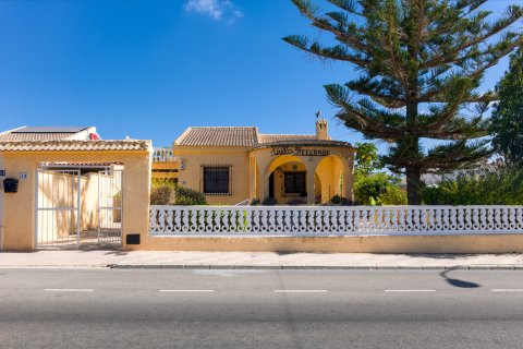 Villa in vendita Torrevieja, Alicante, Spagna 2 camere da letto, 92 mq. N° 139281 - foto 2