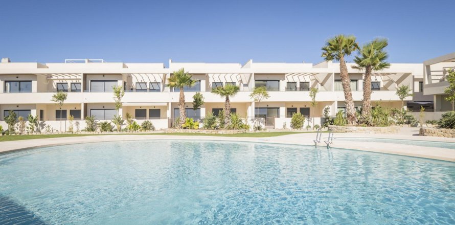 Bungalow en Torrevieja, Alicante, España 2 dormitorios, 106 m2 No. 171077