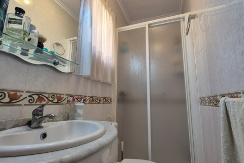 Casa adosada en venta Torrevieja, Alicante, España 5 dormitorios, 74 m2 No. 138502 - foto 10