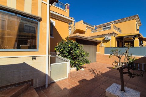 Casa adosada en venta Torrevieja, Alicante, España 5 dormitorios, 74 m2 No. 138502 - foto 19