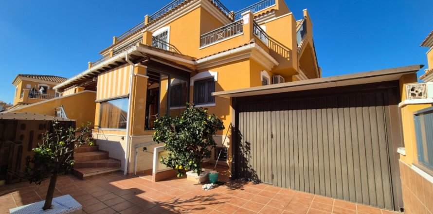 Casa adosada Torrevieja, Alicante, España 5 dormitorios, 74 m2 No. 138502
