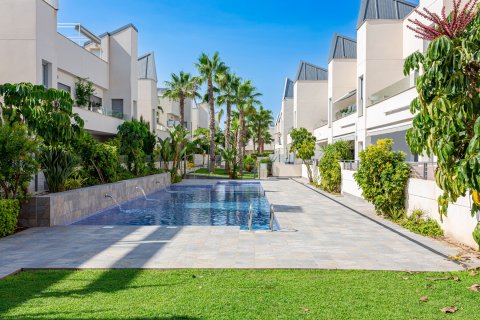 Apartamento en venta Torrevieja, Alicante, España 2 dormitorios, 70 m2 No. 138501 - foto 1
