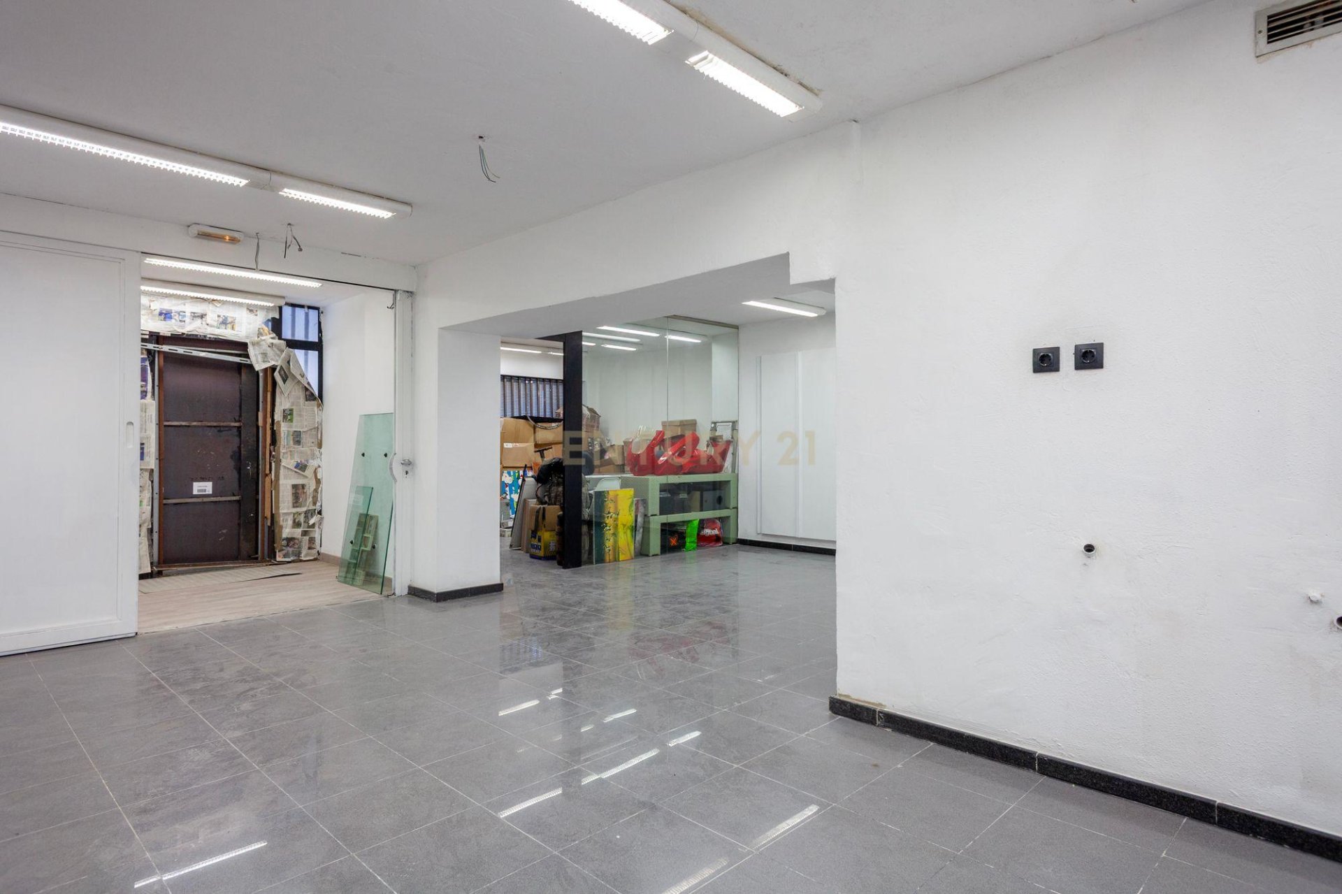 Proprietà commerciale a Premia De Dalt, Barcelona, Spagna 105 mq. N° 186379