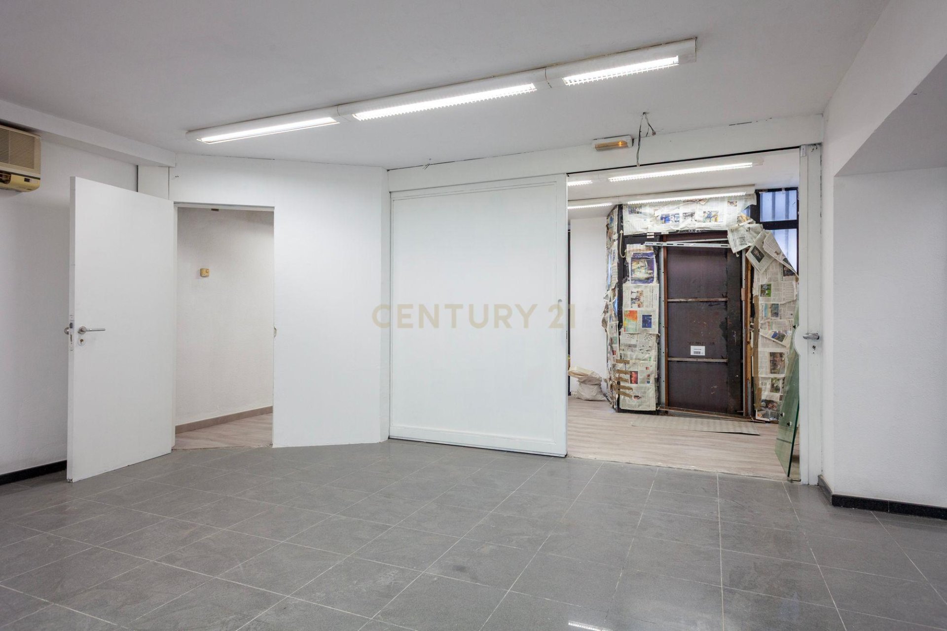 Proprietà commerciale a Premia De Dalt, Barcelona, Spagna 105 mq. N° 186379