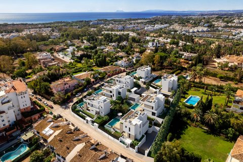 Villa in vendita Estepona, Malaga, Spagna 4 camere da letto, 356 mq. N° 135902 - foto 12