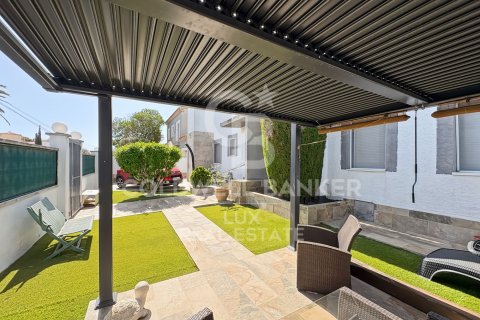 House à vendre à Empuriabrava, Girona, Espagne, 6 chambres, 238 m2 No. 178443 - photo 20