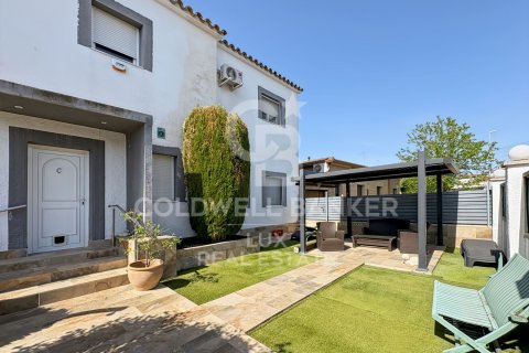 House à vendre à Empuriabrava, Girona, Espagne, 6 chambres, 238 m2 No. 178443 - photo 2