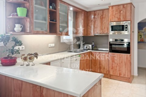 House à vendre à Empuriabrava, Girona, Espagne, 6 chambres, 238 m2 No. 178443 - photo 5