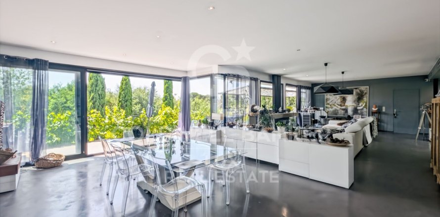 House à Girona, Espagne 4 chambres, 541 m2 No. 178442