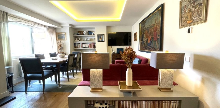 Apartment à Madrid, Espagne 3 chambres, 120 m2 No. 155285