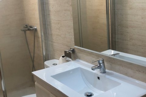 Apartment à louer à Madrid, Espagne, 1 chambre, 50 m2 No. 155283 - photo 5