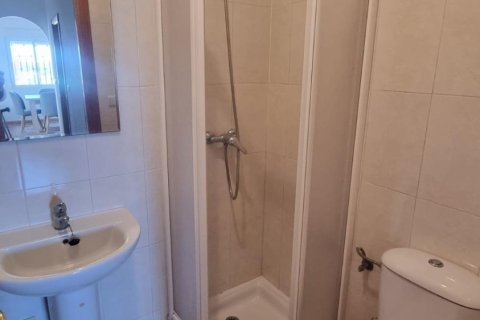 Radhus till salu i Guardamar del Segura, Alicante, Spanien 3 sovrum, 82 kvm. Nr. 156258 - foto 8