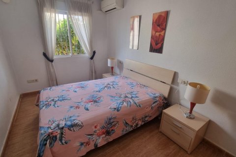 Radhus till salu i Guardamar del Segura, Alicante, Spanien 3 sovrum, 82 kvm. Nr. 156258 - foto 11