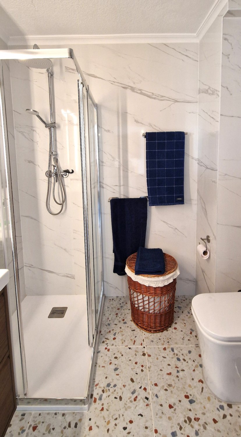 Apartamento en Torrevieja, Alicante, España 2 dormitorios, 88 m2 No. 195470