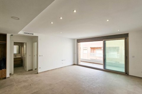 Apartment à vendre à Torrevieja, Alicante, Espagne, 1 chambre, 63 m2 No. 195464 - photo 3