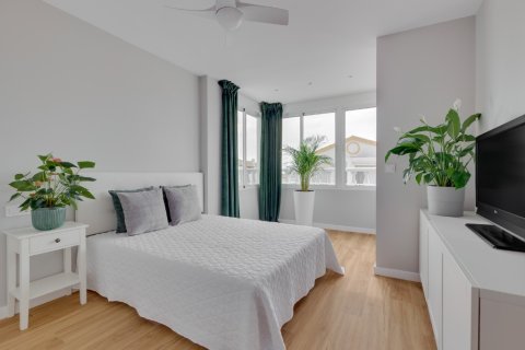 Townhouse à vendre à Alicante, Espagne, 3 chambres, 104 m2 No. 146119 - photo 14