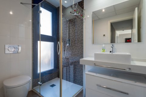 Huoneisto myytävänä Punta Prima, Alicante, Espanja, 2 makuuhuonetta, 70 m2 No. 146115 - kuva 14