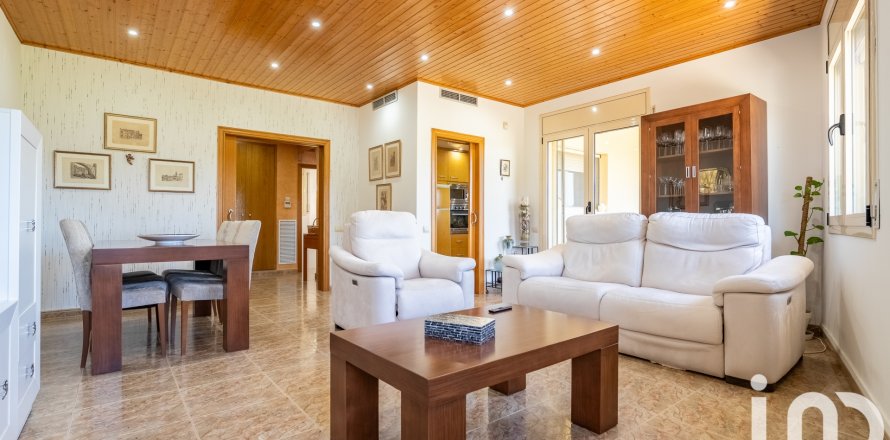 Дом в Ампоста, Таррагона, Испания 3 спальни, 270м2 №153592