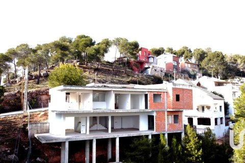 Продажа квартиры в Кастельяр-дель-Вальес, Барселона, Испания 6 спален, 317.43м2 №153595 - фото 5