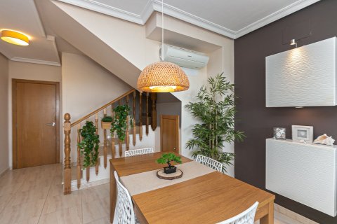 Сasa en venta en La Zenia, Alicante, España 75 m2 No. 167475 - foto 10