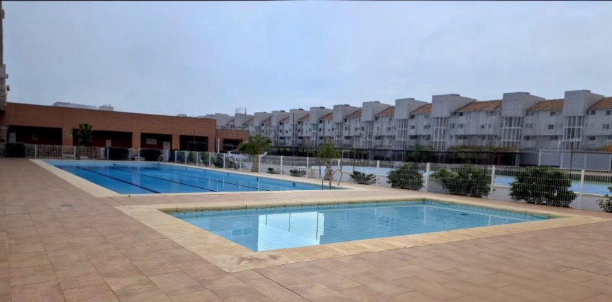 Apartamento en Alicante, España 3 dormitorios, 132 m2 No. 167476