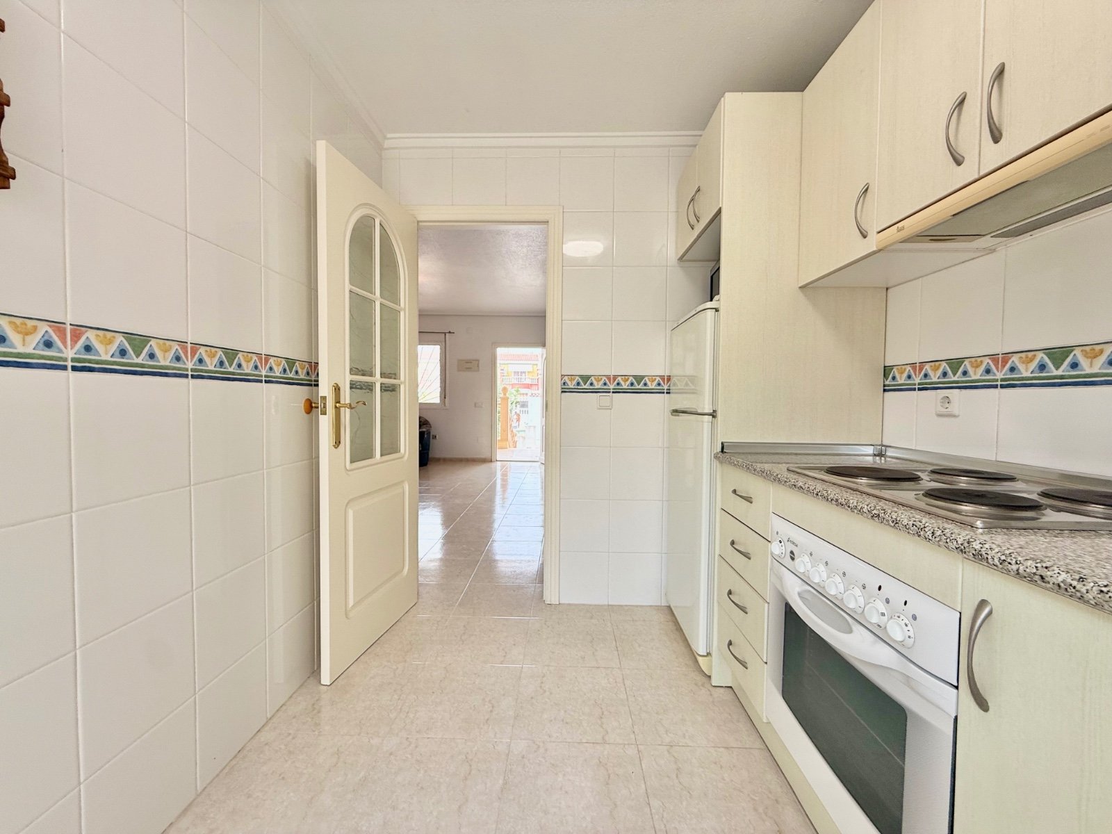 Townhouse in Alicante, Spain 3 bedrooms, 101 sq.m. No. 195441