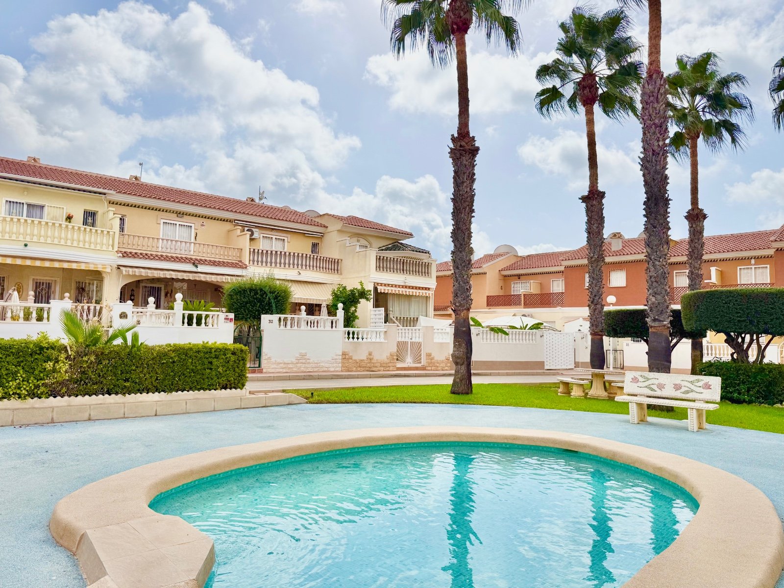 Townhouse in Alicante, Spain 3 bedrooms, 101 sq.m. No. 195441