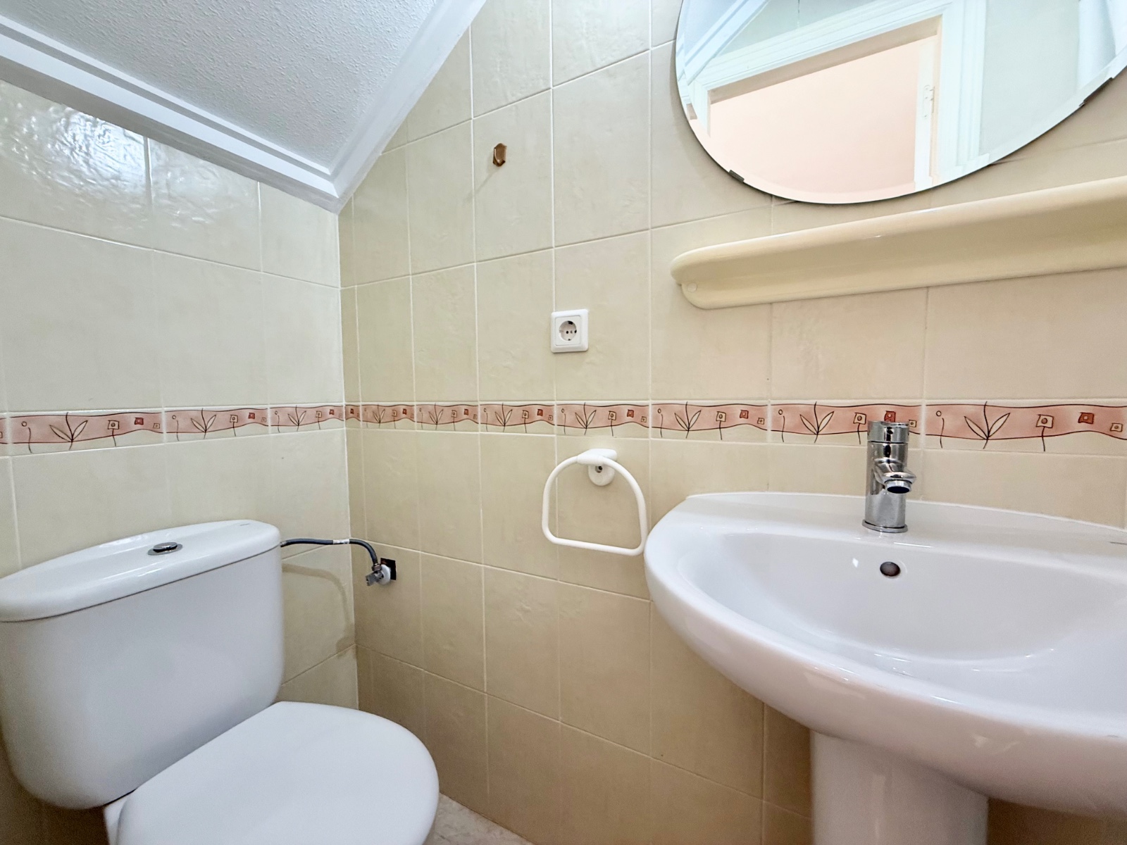 Townhouse in Alicante, Spain 3 bedrooms, 101 sq.m. No. 195441