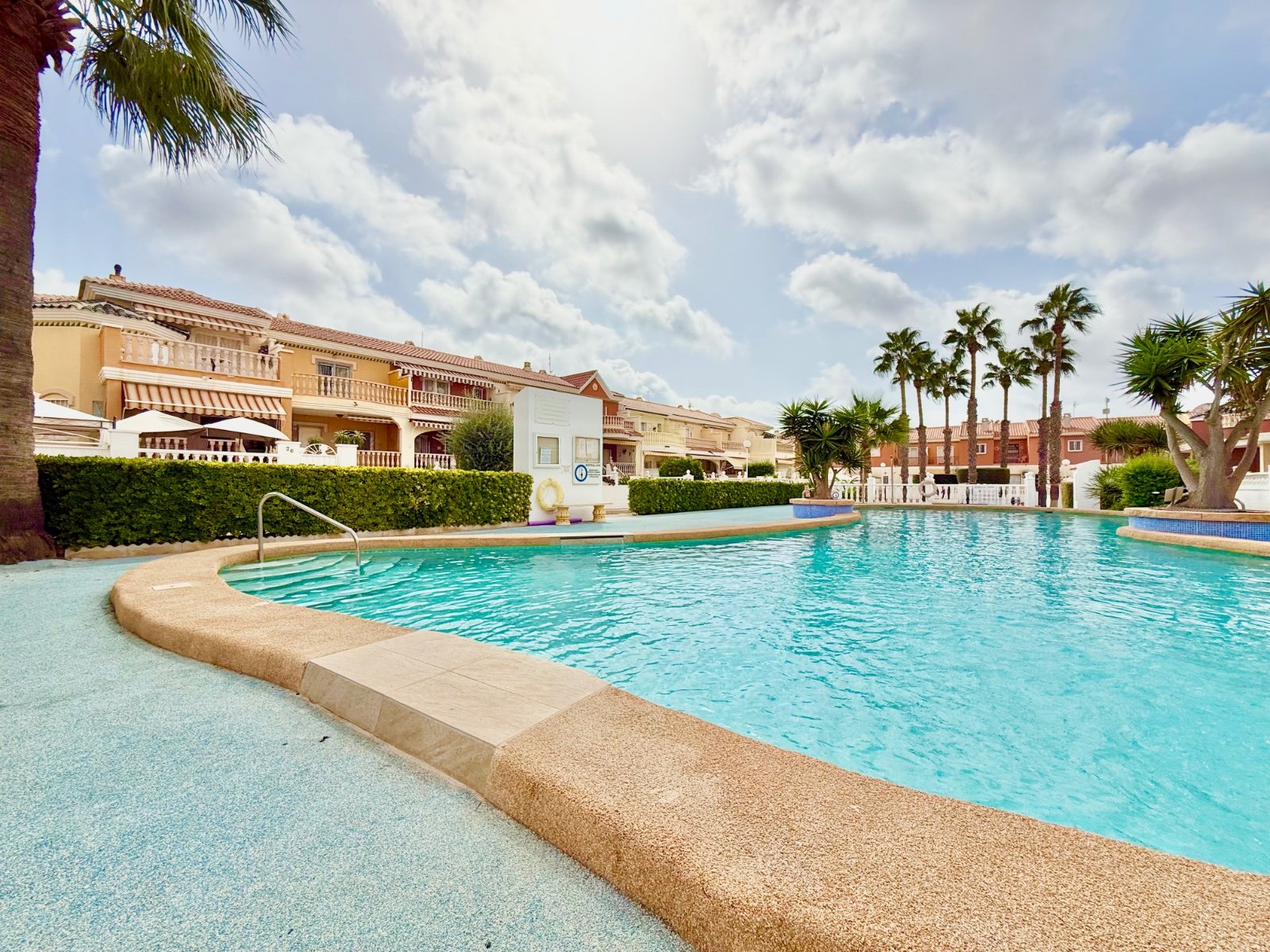 Townhouse in Alicante, Spain 3 bedrooms, 101 sq.m. No. 195441