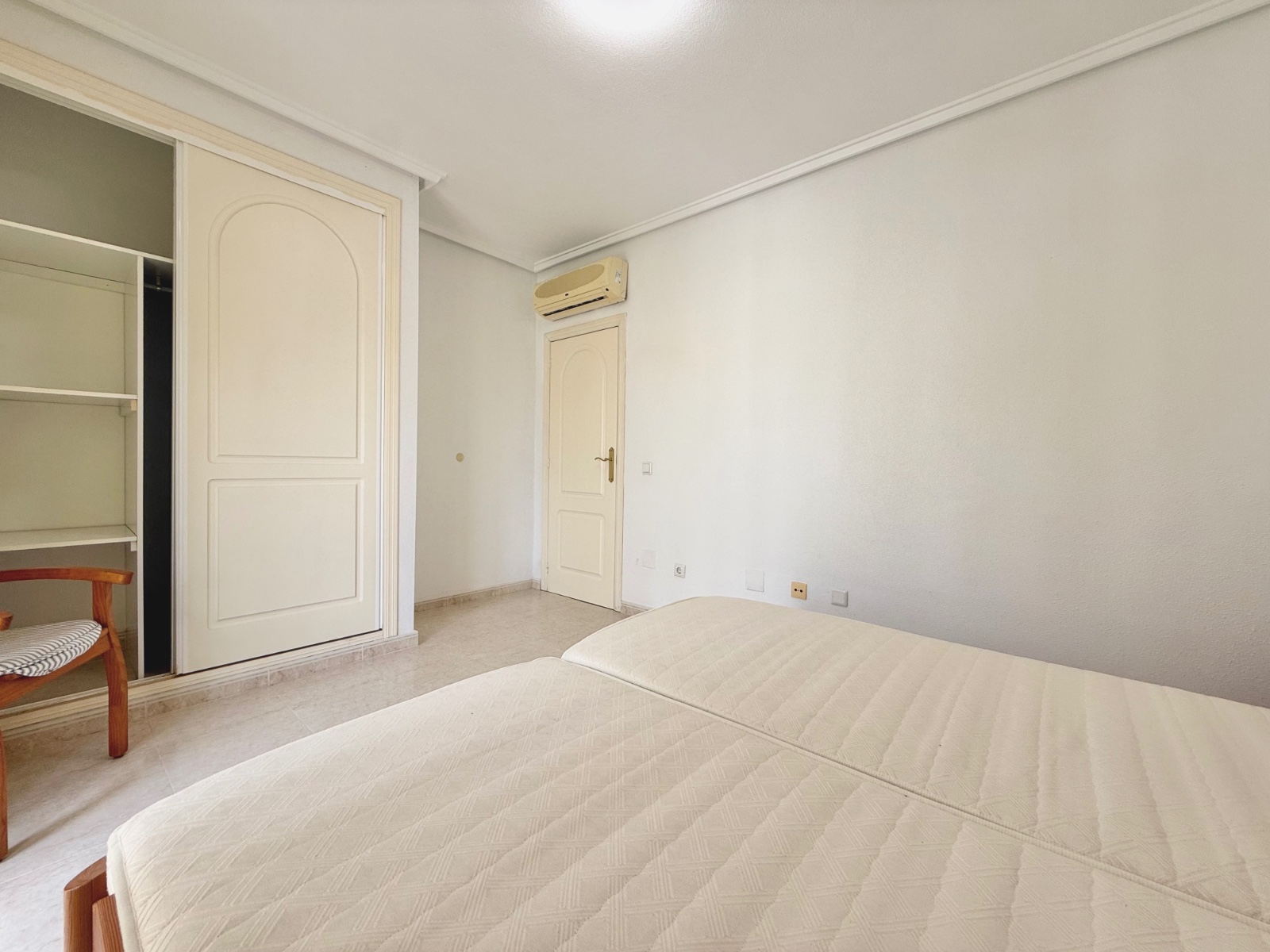 Townhouse in Alicante, Spain 3 bedrooms, 101 sq.m. No. 195441