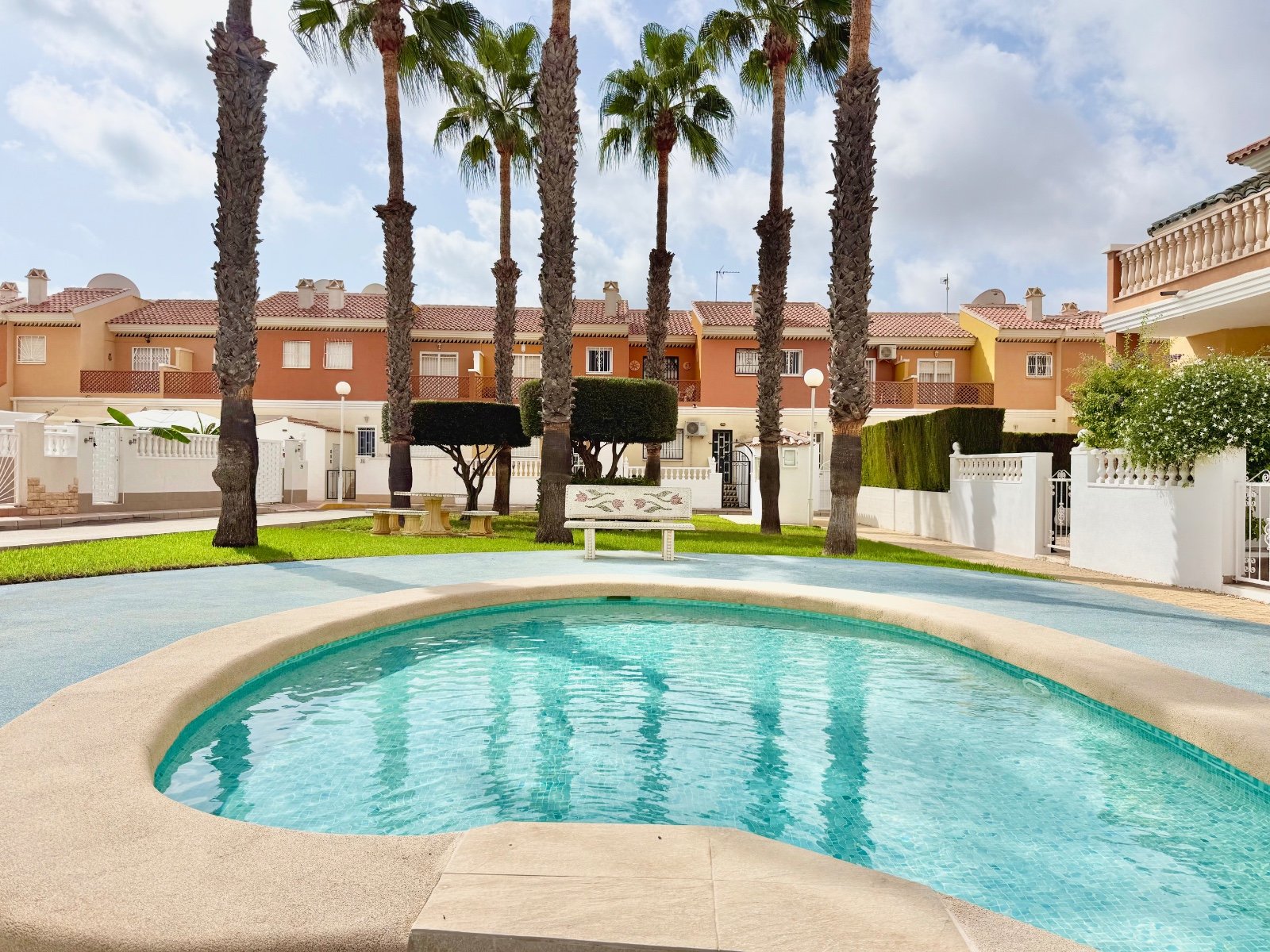 Townhouse in Alicante, Spain 3 bedrooms, 101 sq.m. No. 195441