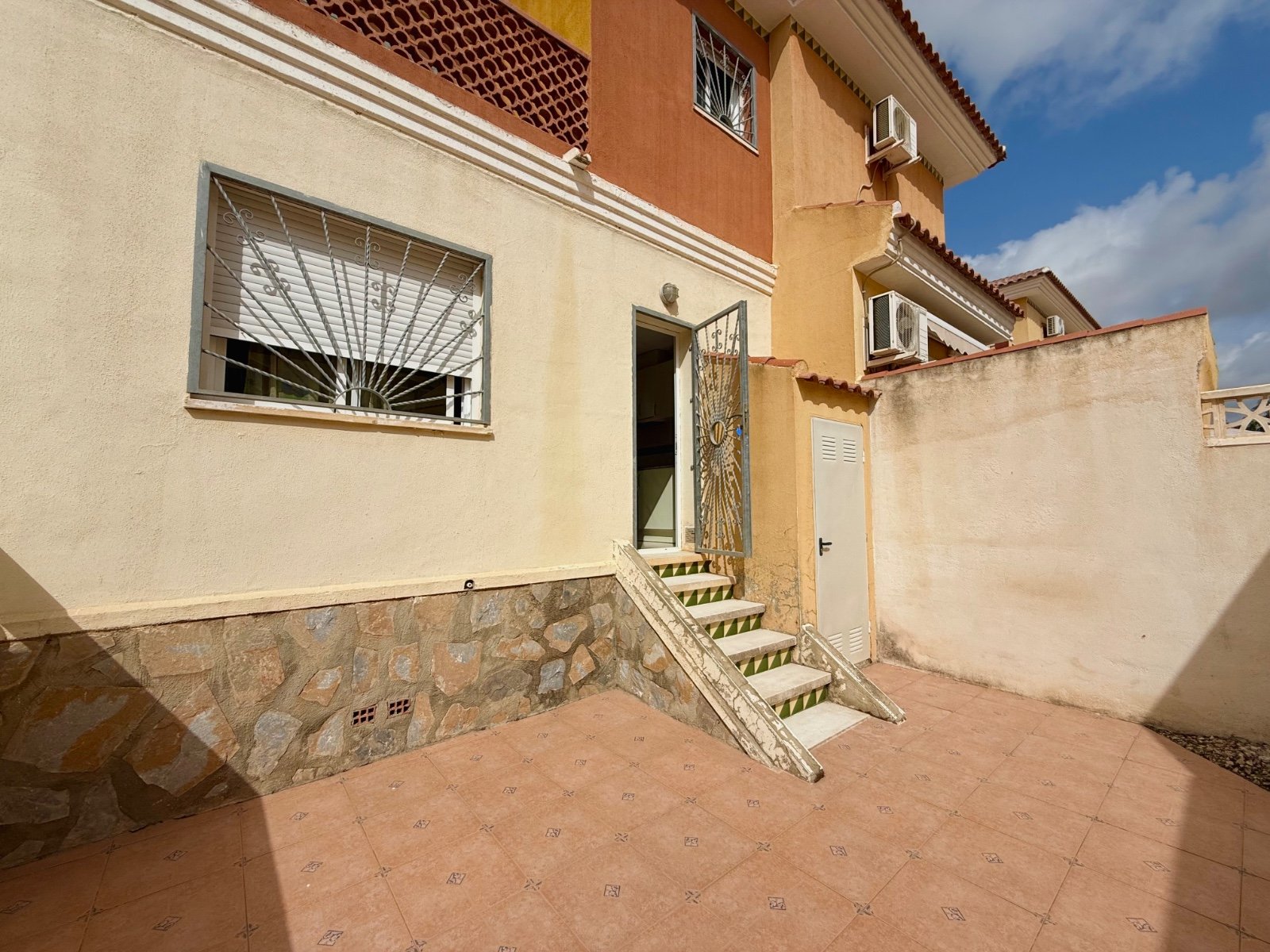 Townhouse in Alicante, Spain 3 bedrooms, 101 sq.m. No. 195441