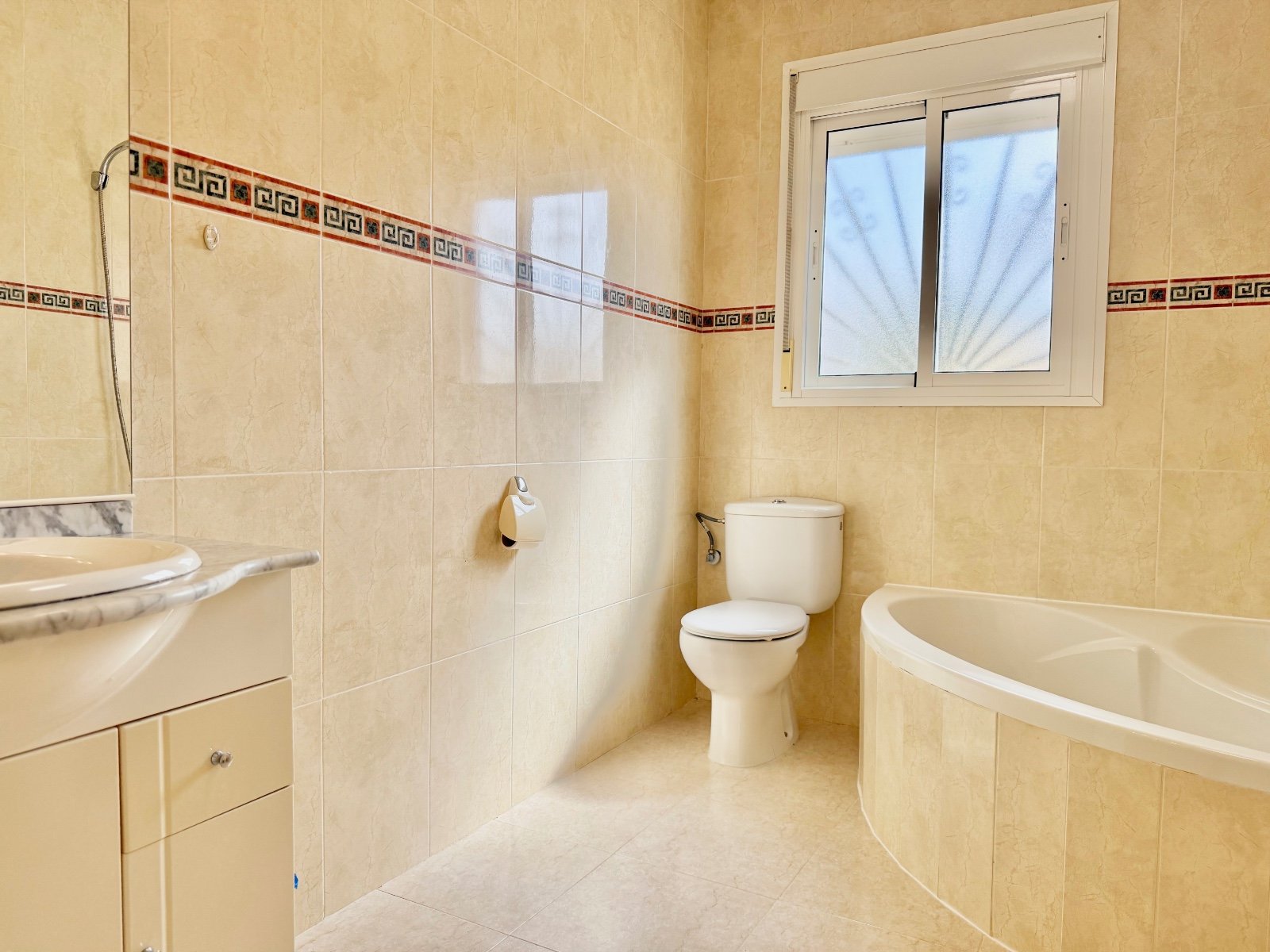 Townhouse in Alicante, Spain 3 bedrooms, 101 sq.m. No. 195441