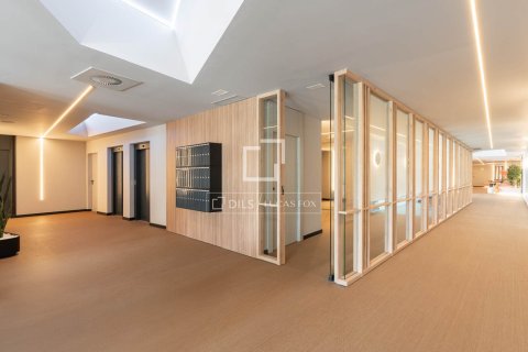 Huoneisto myytävänä Barcelona, Espanja, 3 makuuhuonetta, 88 m2 No. 192764 - kuva 16