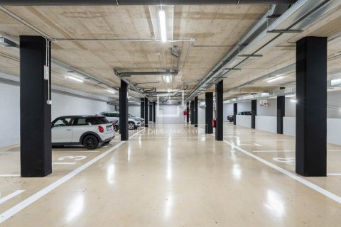 Huoneisto myytävänä Barcelona, Espanja, 3 makuuhuonetta, 88 m2 No. 192764 - kuva 19