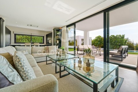 Villa for sale in Benahavis, Malaga, Spain 6 bedrooms,  No. 157366 - photo 13