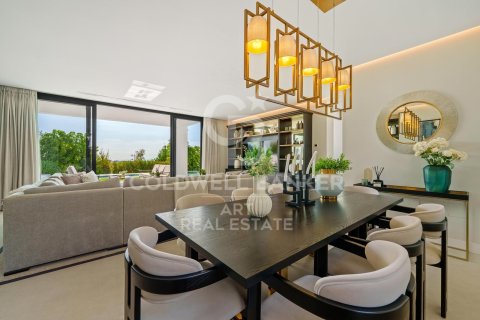 Villa for sale in Benahavis, Malaga, Spain 6 bedrooms,  No. 157366 - photo 2