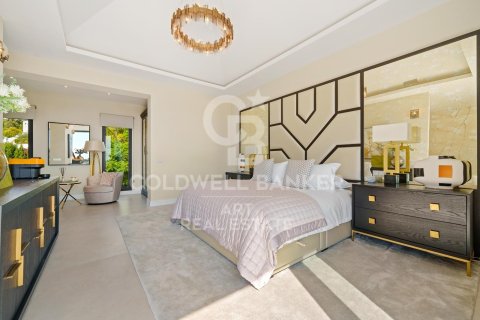 Villa for sale in Benahavis, Malaga, Spain 6 bedrooms,  No. 157366 - photo 26